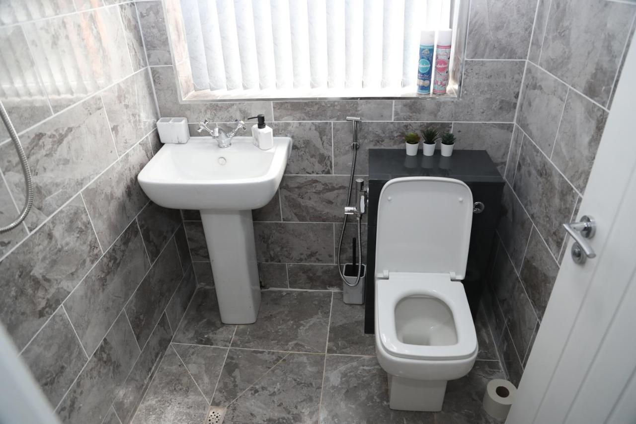 Homely 1-Bed Apartment In Бирмингем Экстерьер фото
